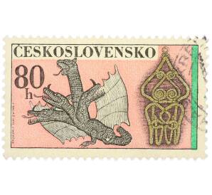 Почтовая марка 80 геллеров 1972 года Чехословакия «Словацкие народные промыслы — Дракон и украшение из проволоки» — Фото №1
