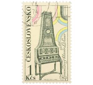 Почтовая марка 1 крона 1974 года Чехословакия «Музыкальные инструменты — Пирамидальное пианино» — Фото №1