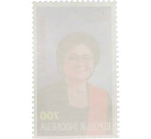 Почтовая марка 700 рупий 1996 года Индонезия «Первая леди Индонезии — Ибу Тиен Сухарто» — Фото №2