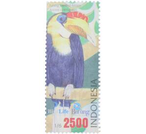 Почтовая марка 2500 рупий 2009 года Индонезия «Burung Indonesia — Шлемоносный калао» — Фото №1