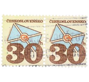 Сцепка из двух марок 30 геллеров 1974 года Чехословакия «Почтовые эмблемы — Стилизованное письмо» — Фото №1