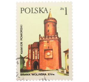Почтовая марка 1 злотый 1977 года Польша «Памятники архитектуры — Волинские ворота в Камень-Поморске» — Фото №1