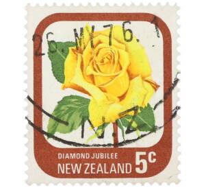 Почтовая марка 5 центов 1975 года Новая Зеландия «Роза Даймонд Юбилей» — Фото №1