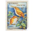 Почтовая марка 6 франков 1960 года Мадагаскар «Фауна — Мадагаскарский лесной зимородок» (Артикул: K12-92770) — Фото №1