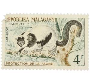 Почтовая марка 4 франка 1961 года Мадагаскар «Защита фауны — Лемур вари» — Фото №1